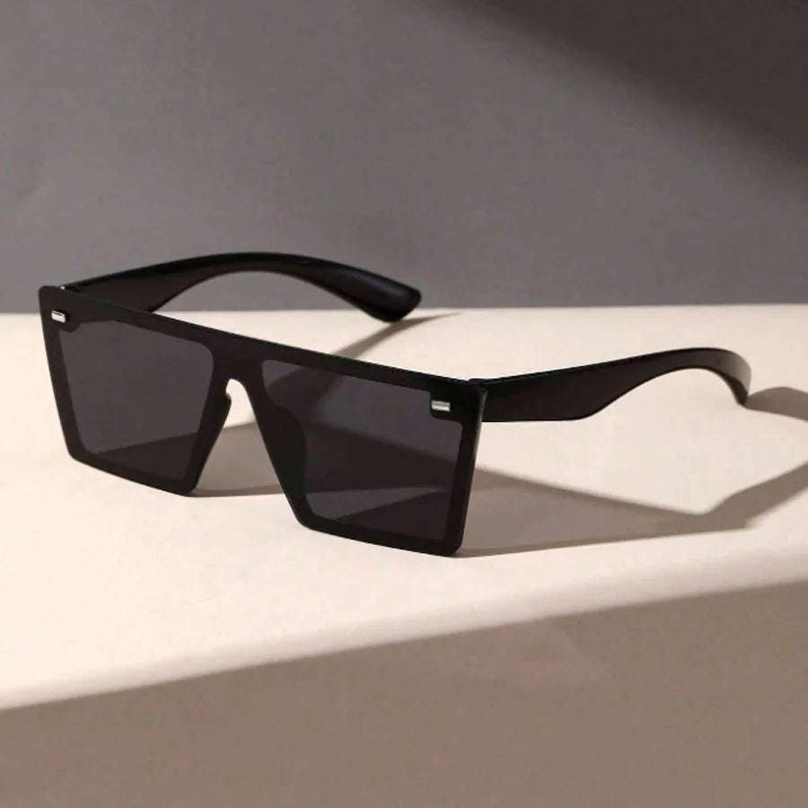 Women's Oversized Square Sunglasses - Casual Retro Design & Fashion Statement